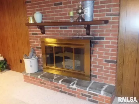2400 Eastview Dr, Springfield, IL 62702 photo 6