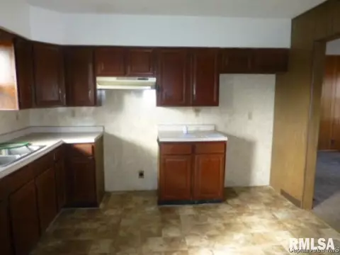 4315 E Cantrell Street St, Decatur, IL 62521 photo 5