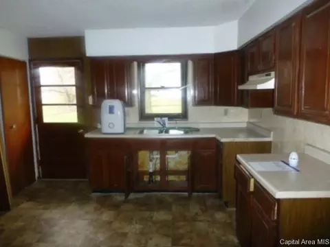 4315 E Cantrell Street St, Decatur, IL 62521 photo 3