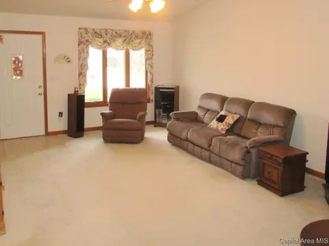 4210 Gissing Dr, Springfield, IL 62711 photo 4