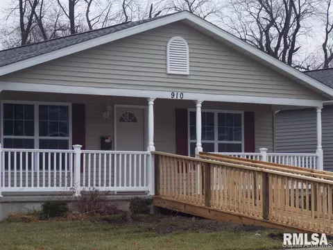 910 S 14th St, Springfield, IL 62703 photo 1