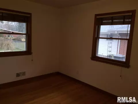 940 Westview, Springfield, IL 62704 photo 6