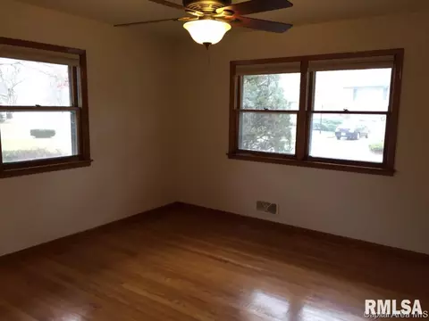 940 Westview, Springfield, IL 62704 photo 8