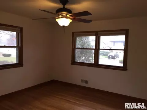 940 Westview, Springfield, IL 62704 photo 7
