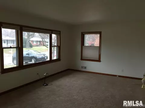 940 Westview, Springfield, IL 62704 photo 2