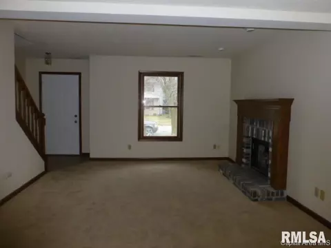 2405 Wembly Rd, Springfield, IL 62703 photo 2