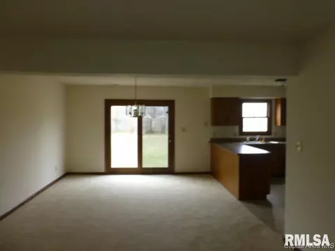 2405 Wembly Rd, Springfield, IL 62703 photo 4