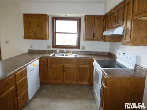 2405 Wembly Rd, Springfield, IL 62703 photo 5