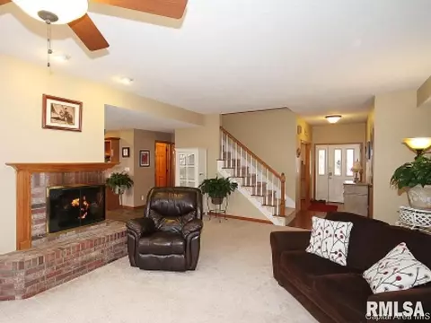 2012 Appleton, Springfield, IL 62711 photo 3