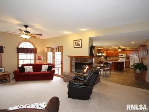 2012 Appleton, Springfield, IL 62711 photo 2