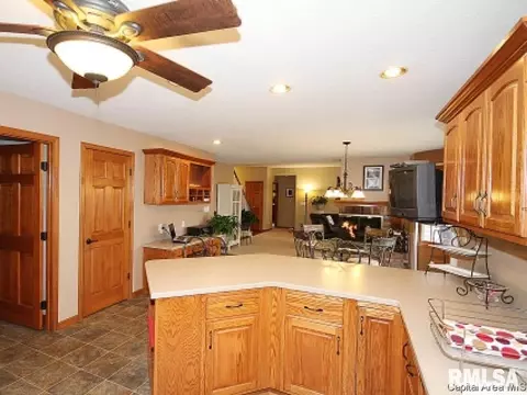 2012 Appleton, Springfield, IL 62711 photo 7