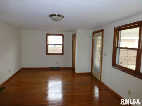 2407 S 5th Street St, Springfield, IL 62703 photo 3