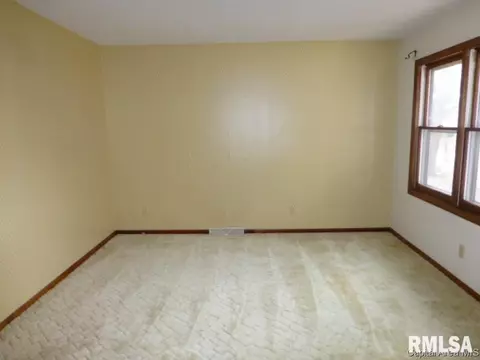 2225 Croydon Dr, Springfield, IL 62703 photo 2