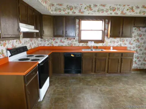 2225 Croydon Dr, Springfield, IL 62703 photo 5
