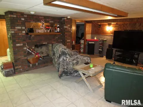 1057 N 1st St, Springfield, IL 62702 photo 11