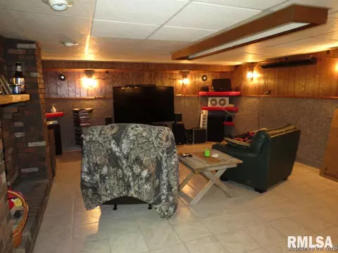 1057 N 1st St, Springfield, IL 62702 photo 13