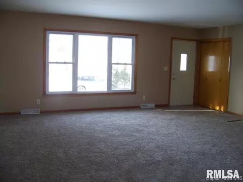 2109 Kaskaskia, Springfield, IL 62702 photo 3
