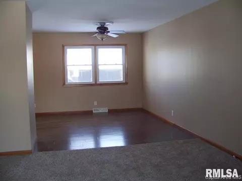 2109 Kaskaskia, Springfield, IL 62702 photo 4