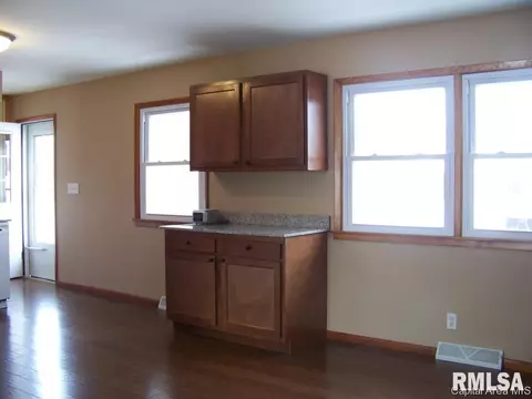 2109 Kaskaskia, Springfield, IL 62702 photo 9