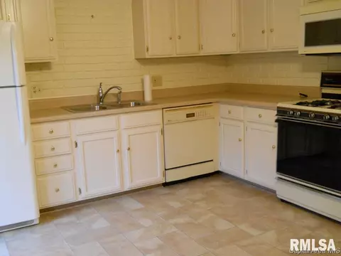 1227 Interlacken, Springfield, IL 62704 photo 5