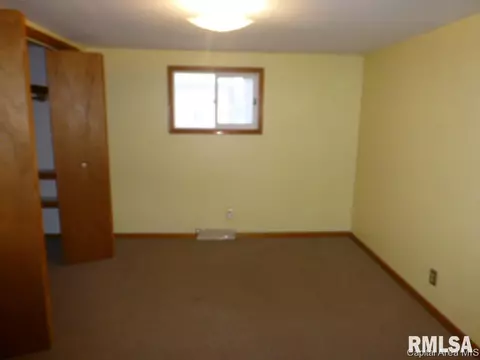141 E Stoddard, Virden, IL 62690 photo 9