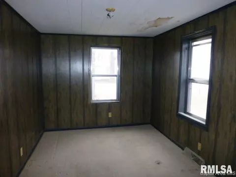 141 E Stoddard, Virden, IL 62690 photo 13