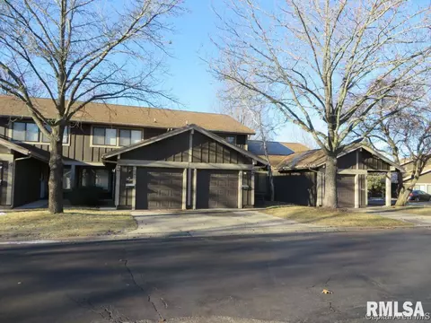 2 Oakbend Ct, Springfield, IL 62704 photo 1