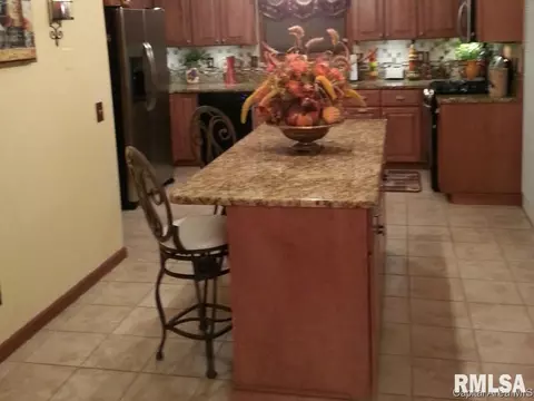 8201 Stirrup Ln, Springfield, IL 62712 photo 4