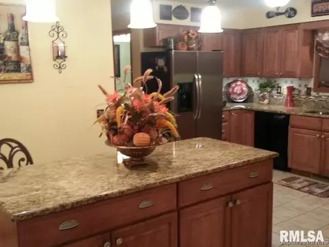 8201 Stirrup Ln, Springfield, IL 62712 photo 3