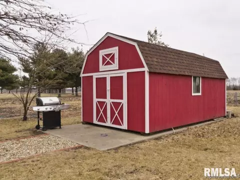100 Post Rd, Virden, IL 62690 photo 21