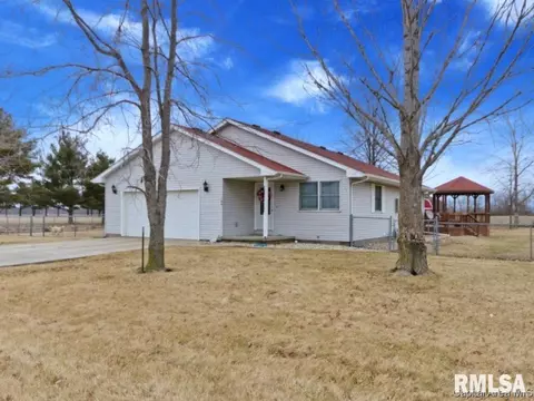 100 Post Rd, Virden, IL 62690 photo 1