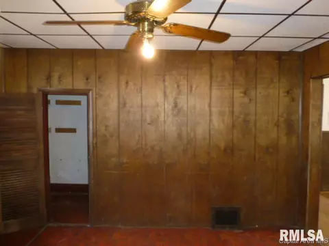 1630 E Cummins Ave, Springfield, IL 62702 photo 4
