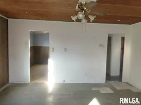 3317 E Carpenter Street St, Springfield, IL 62702 photo 9
