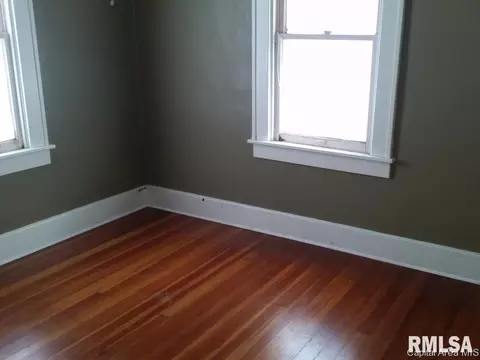 2100 S Lowell Ave, Springfield, IL 62704 photo 7
