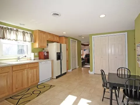 300 Saxon Dr, Springfield, IL 62704 photo 12