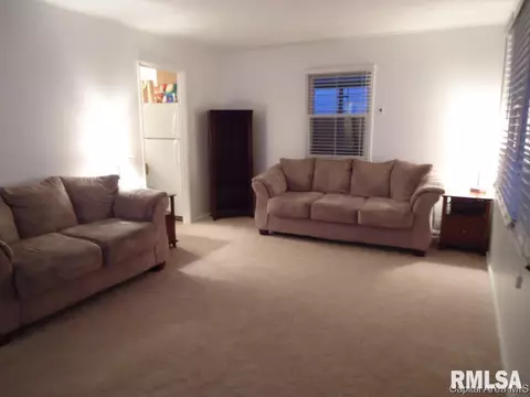 3237 Saxony Rd, Springfield, IL 62703 photo 2