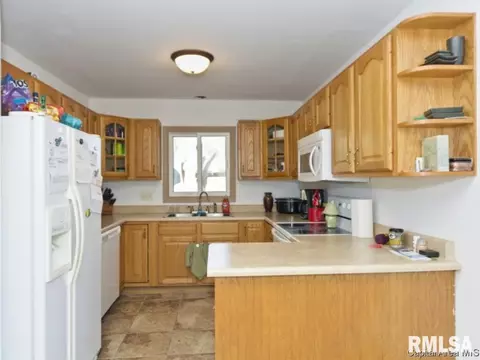 6 Providence Ln, Springfield, IL 62711 photo 2