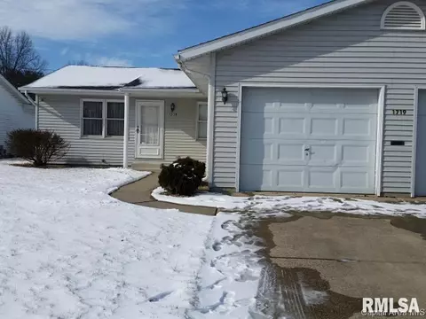 1719 Albany, Springfield, IL 62702 photo 1