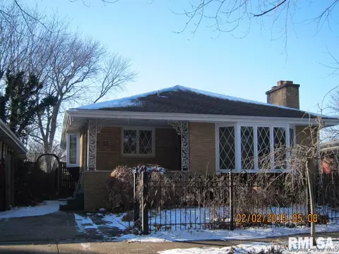 2433 S 15th St, Springfield, IL 62703 photo 1