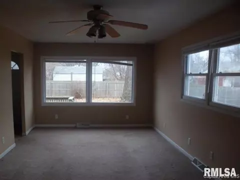 500 N Stephens, Springfield, IL 62702 photo 9