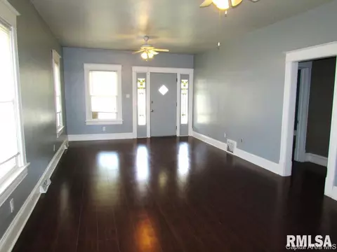 1507 Monroe, Springfield, IL 62704 photo 3