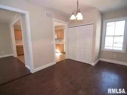 1149 N 7th, Springfield, IL 62702 photo 7