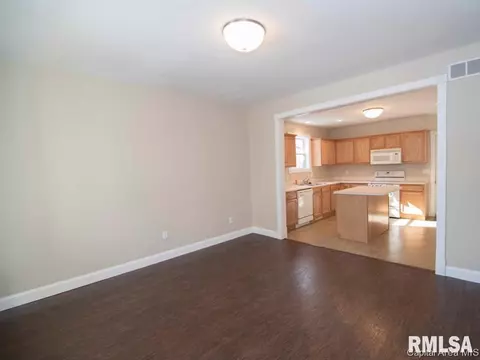 1149 N 7th, Springfield, IL 62702 photo 8
