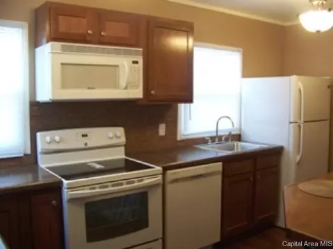 13 Belle Pl, Springfield, IL 62704 photo 2