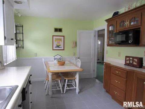2037 Whittier, Springfield, IL 62704 photo 3
