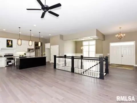 1817 Forest Gln, Chatham, IL 62629 photo 8