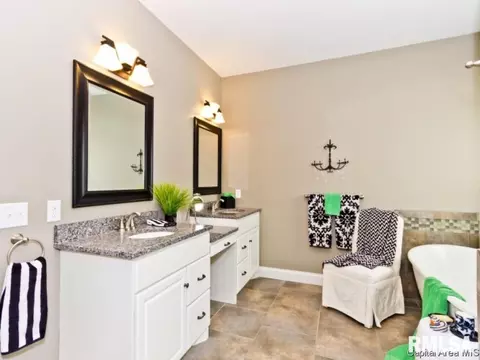 1817 Forest Gln, Chatham, IL 62629 photo 21