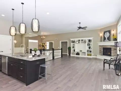 1817 Forest Gln, Chatham, IL 62629 photo 12