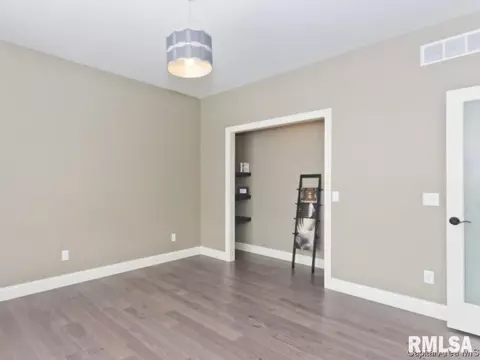 1817 Forest Gln, Chatham, IL 62629 photo 11