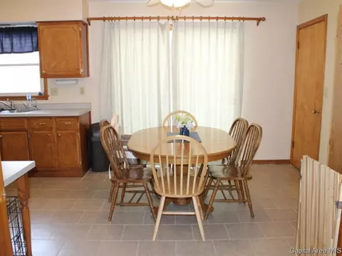200 Cartwright Dr, Springfield, IL 62704 photo 2